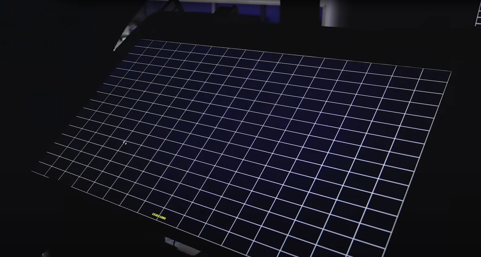 Testing-LCD-panel-colors-1