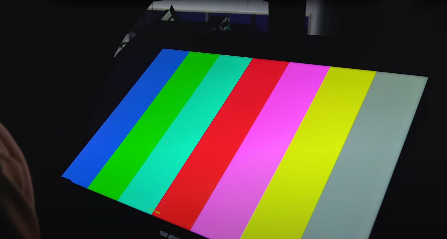Testing-LCD-panel-colors